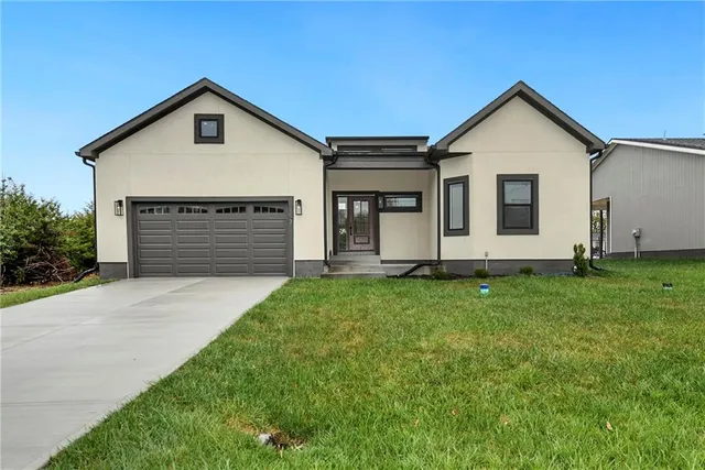 $499,500 | 153 South Linn Valley Drive, Linn Valley, KS 66040