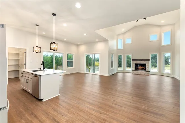 $499,500 | 153 South Linn Valley Drive, Linn Valley, KS 66040