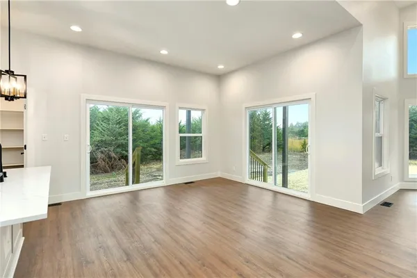 $499,500 | 153 South Linn Valley Drive, Linn Valley, KS 66040