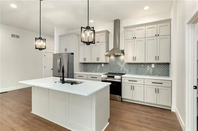 $499,500 | 153 South Linn Valley Drive, Linn Valley, KS 66040