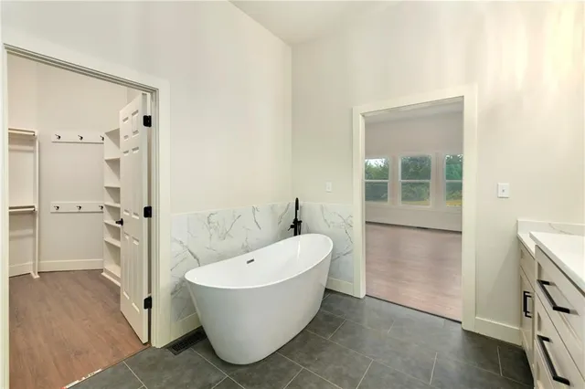 $499,500 | 153 South Linn Valley Drive, Linn Valley, KS 66040