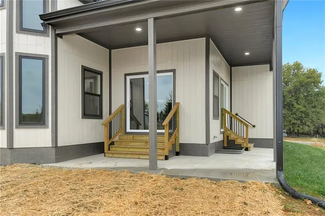 $499,500 | 153 South Linn Valley Drive, Linn Valley, KS 66040