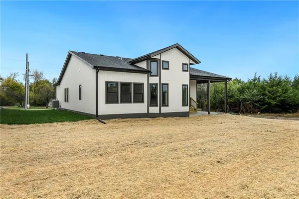 $499,500 | 153 South Linn Valley Drive, Linn Valley, KS 66040