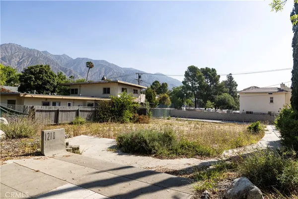 $978,000 | 1210 North Altadena Drive, Pasadena, CA 91107