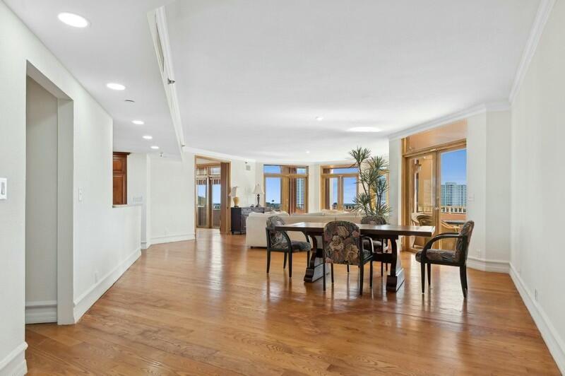 300 Southeast 5th Avenue, Unit 6010 Boca Raton, FL 33432 - Photo 4 of 34 Dining and living room area