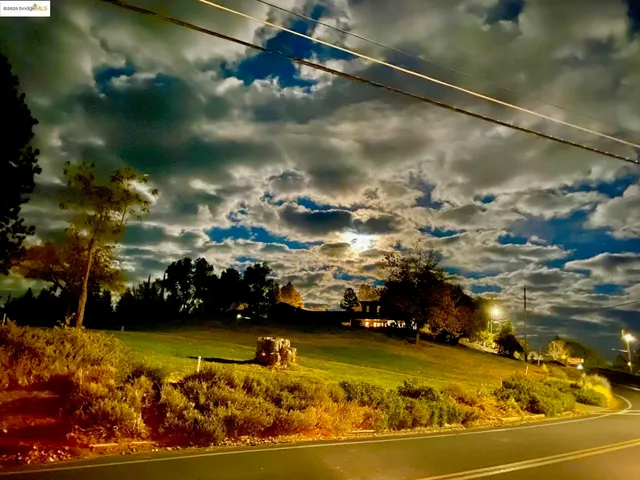 $399,900 | 19621 Cottonwood Street, Groveland, CA 95321