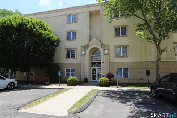 $239,900 | 75 Washington Avenue, Unit 6406, Hamden, CT 06518