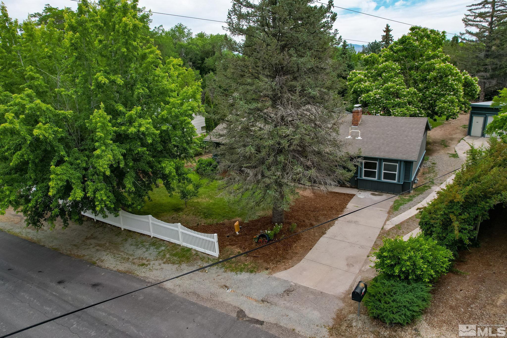 1820 Daniel Webster Drive Reno, NV 89509 - Photo 3 of 32 Photo 3