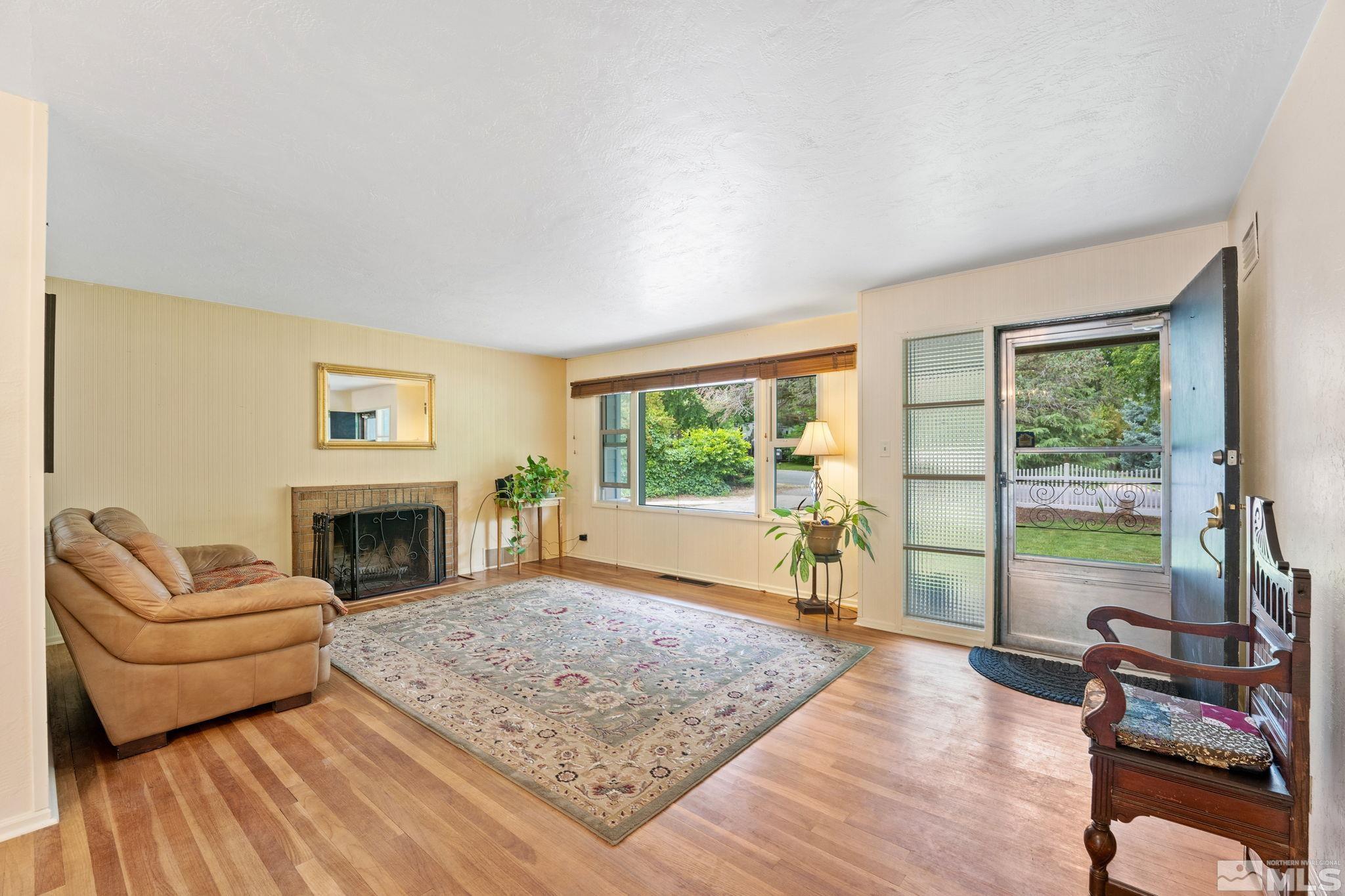 1820 Daniel Webster Drive Reno, NV 89509 - Photo 6 of 32 Photo 6