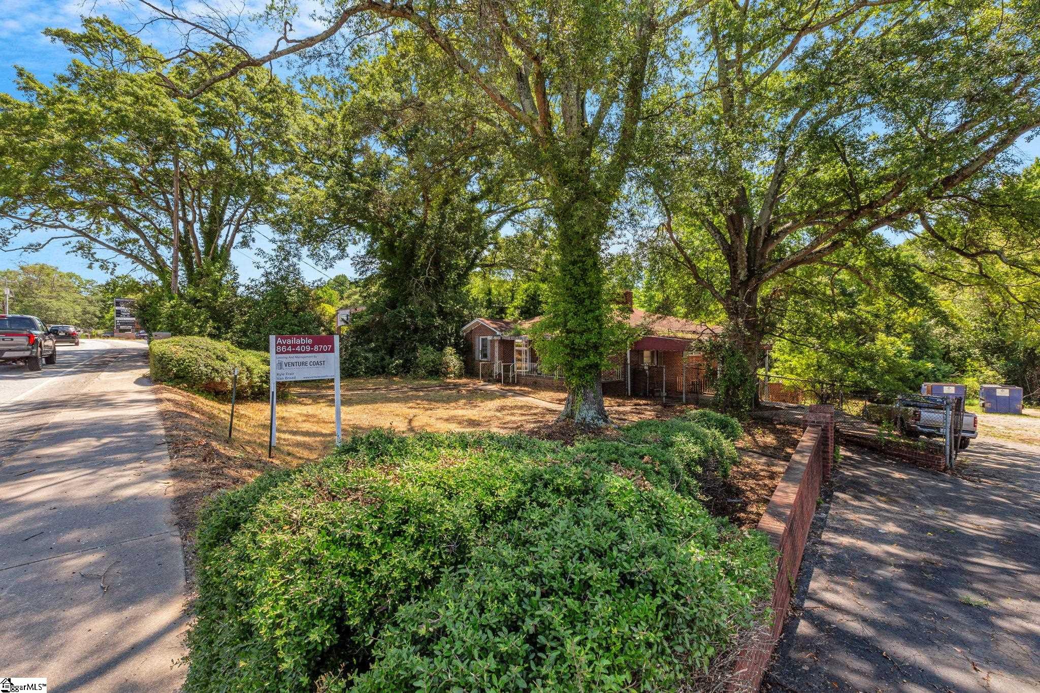 104 East Butler Road Mauldin, SC 29662 - Photo 3 of 20