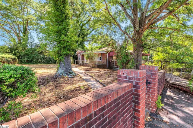 $244,900 | 104 East Butler Road, Mauldin, SC 29662