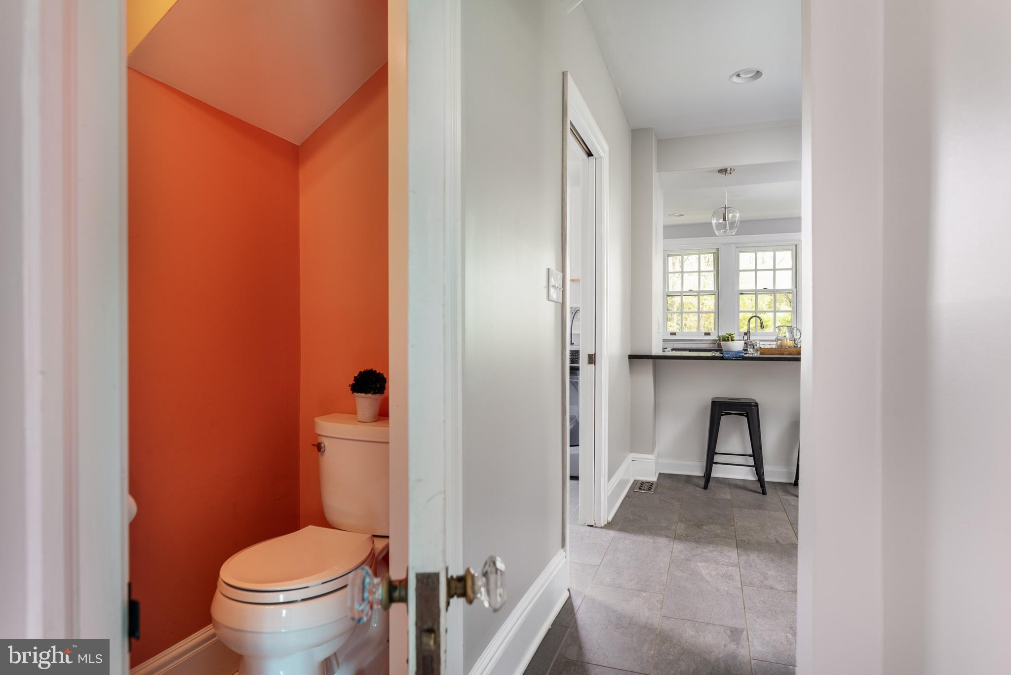 12 Forest Road Wayne, PA 19087 - Photo 17 of 38 Powder Room.