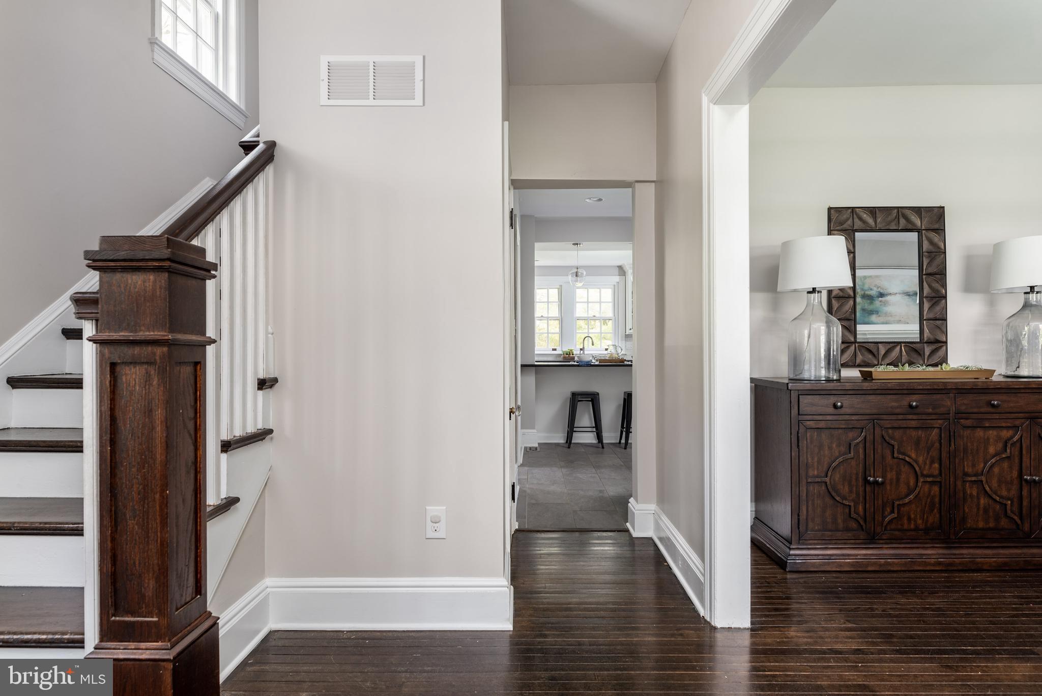 12 Forest Road Wayne, PA 19087 - Photo 4 of 38 Foyer.