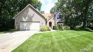 $499,900 | 448 Fairwood Drive, Pinckney, MI 48169