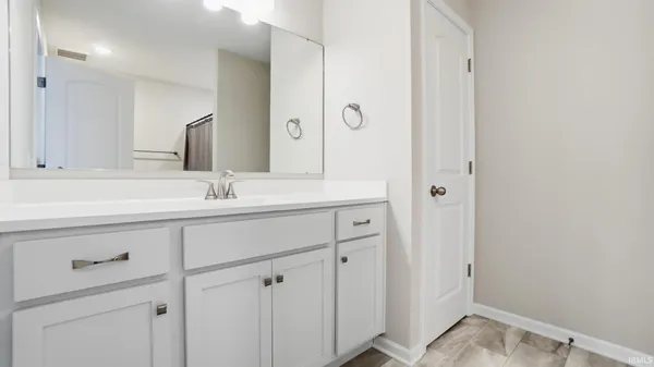 $263,000 | 3597 Canal Square Drive, New Haven, IN 46774