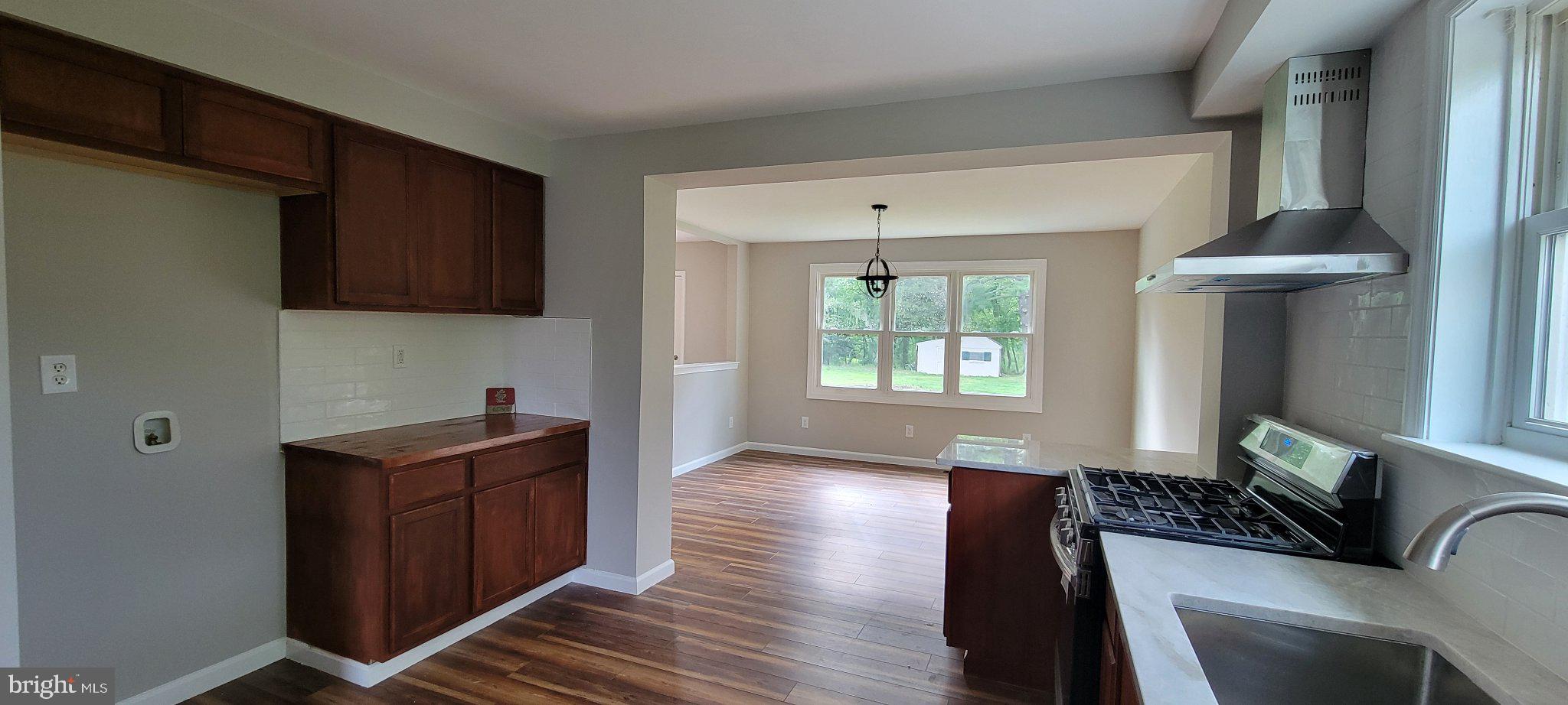 102 Rothwell Drive Wilmington, DE 19804 - Photo 20 of 52 Modern kitchen with open layout charm.