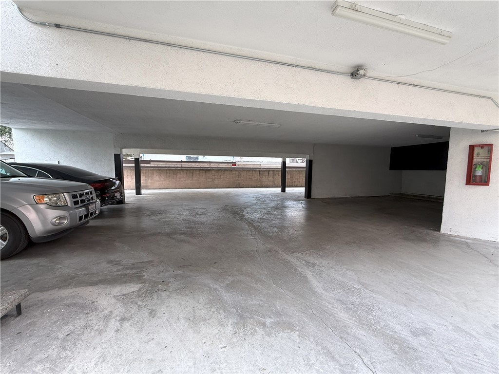 525 Fischer Street, Unit 1 Glendale, CA 91205 - Photo 24 of 25 a view of car garage