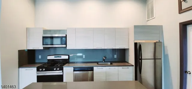 $2,300 | 795 Main Avenue, Passaic, NJ 07055