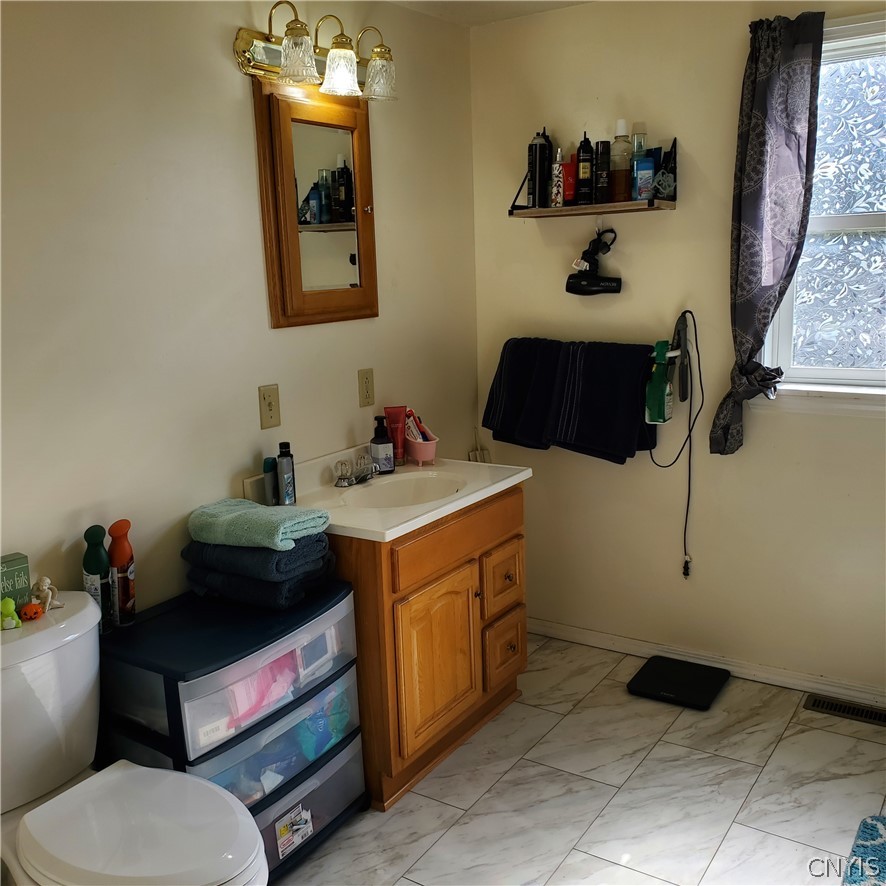 628 Lakeport Road Sullivan, NY 13037 - Photo 12 of 15 Spacious bathroom