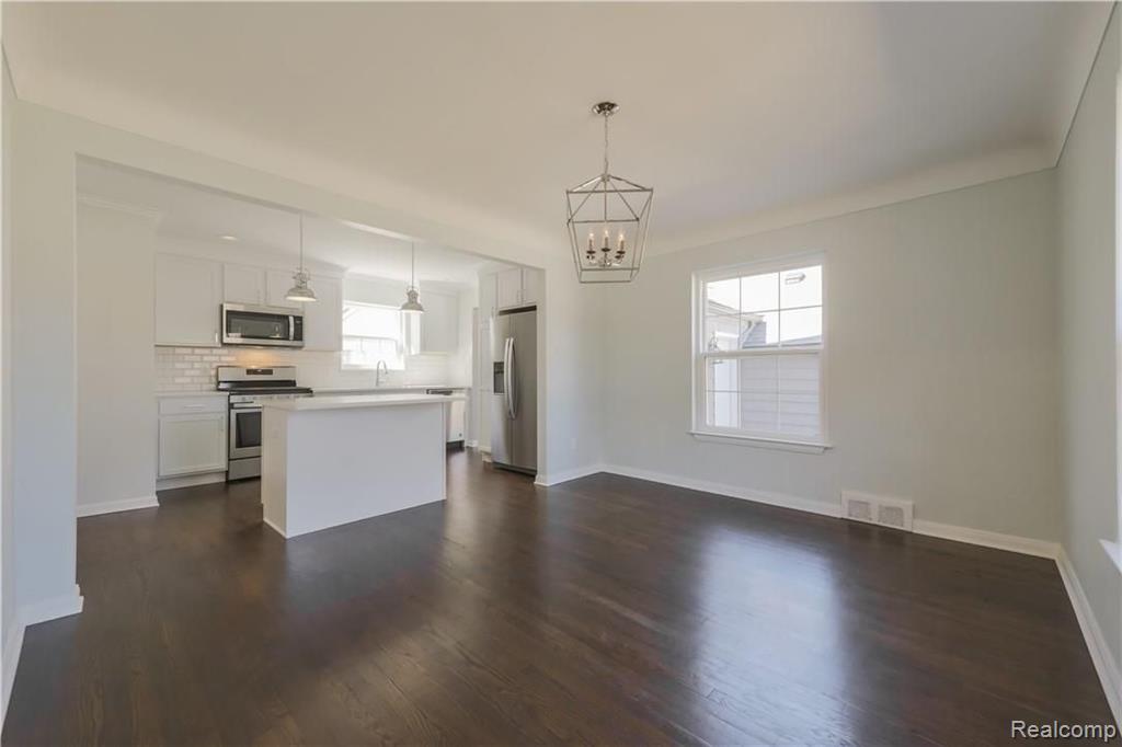 251 Lothrop Road Grosse Pointe Farms, MI 48236 - Photo 9 of 29