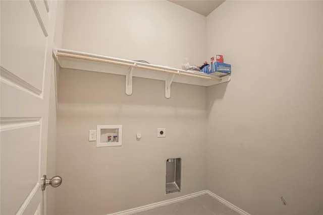 a view of utility room