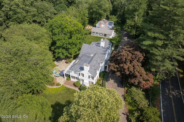 $5,745,000 | 580 Lake Avenue, Greenwich, CT 06830