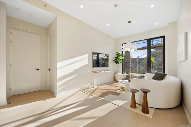 $1,198,000 | 31-16 21st Street, Unit 2J | Astoria