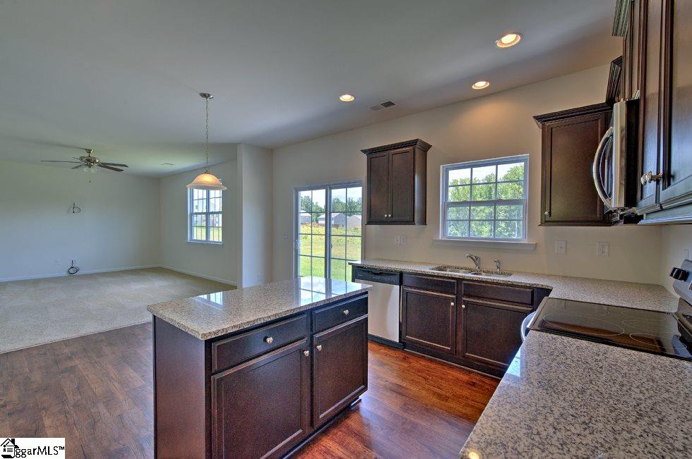 102 Addlestone Circle Fountain Inn, SC 29644 - Photo 8 of 32 Gallery Image 8