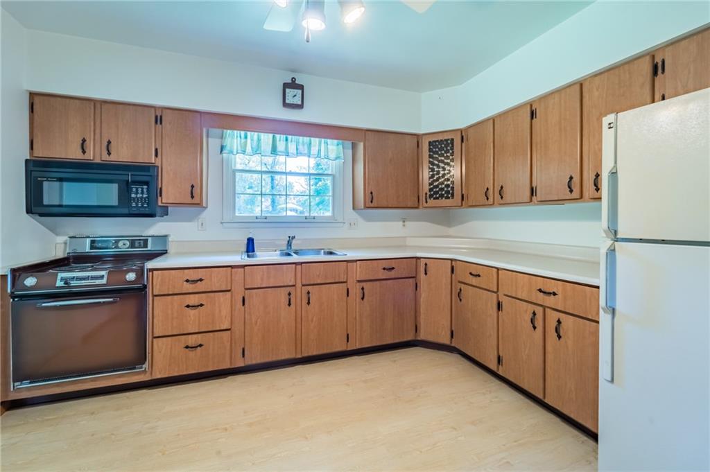1746 Brodhead Road Coraopolis, PA 15108 - Photo 7 of 25 Gallery Image 7