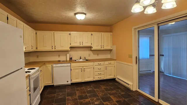 $1,750 | 3224 Evergreen Circle, Unit A, Tobyhanna, PA 18466