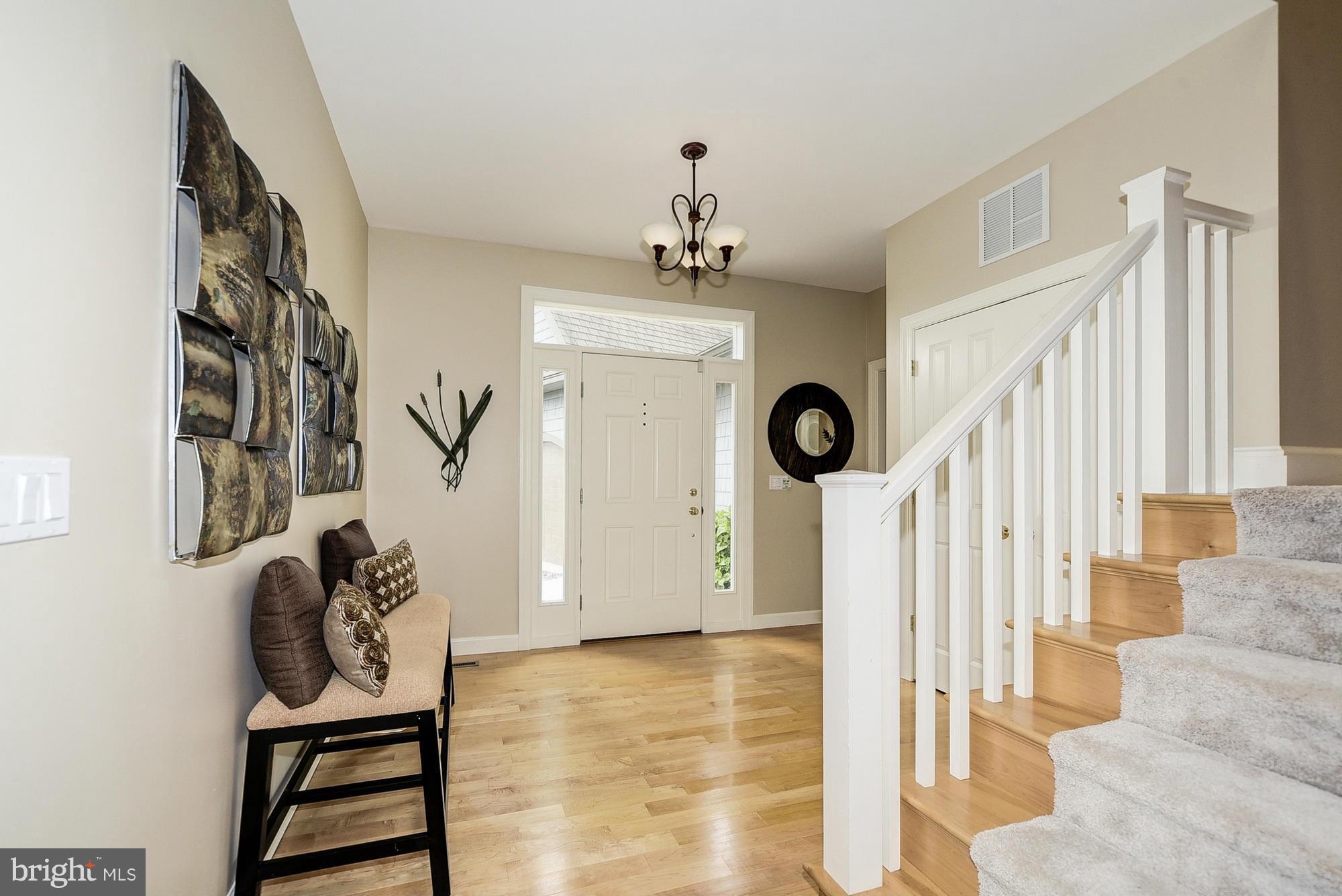 18900 Beallsville Road Poolesville, MD 20837 - Photo 5 of 30 Entrance foyer