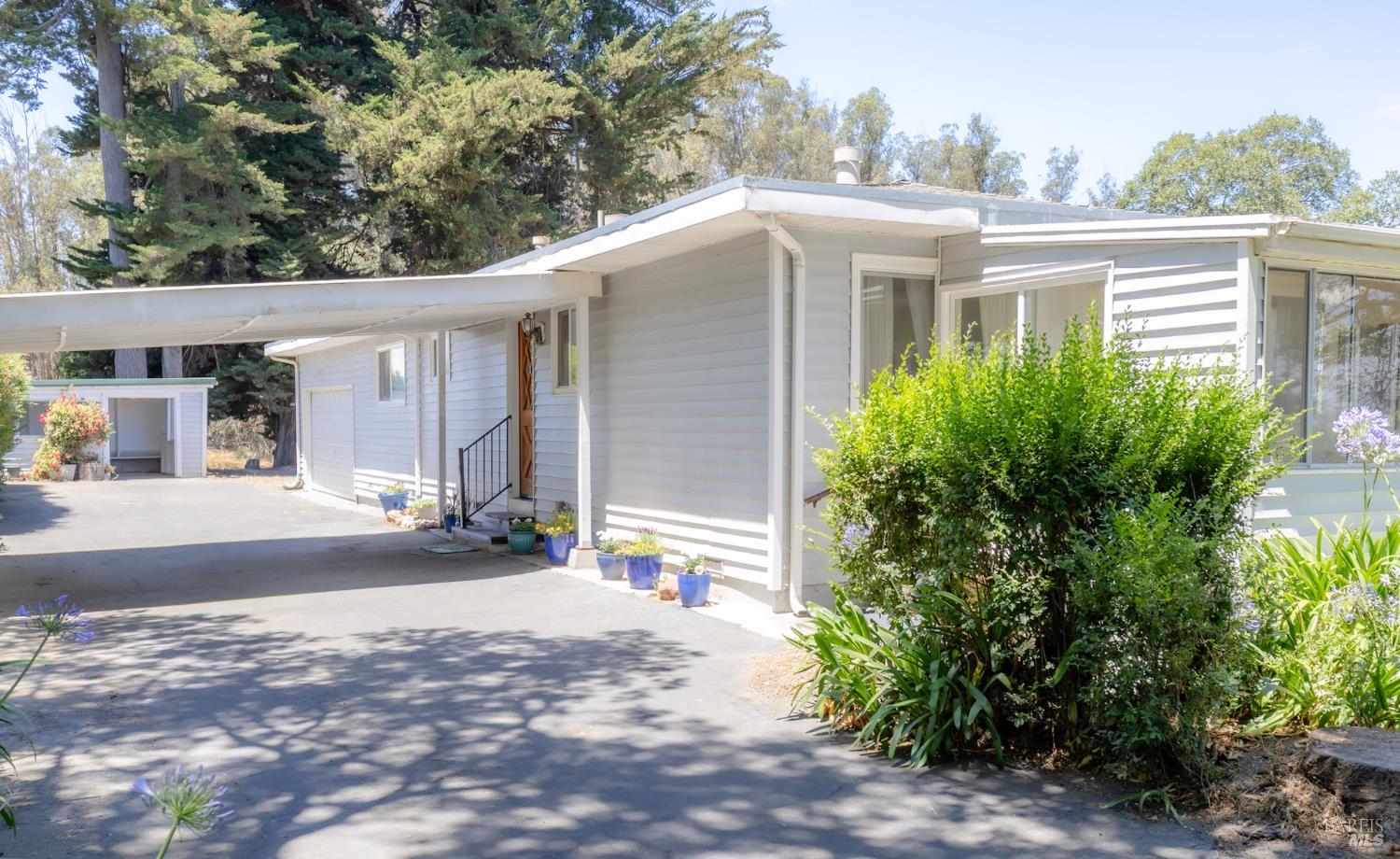 5718 Henning Road Sebastopol, CA 95472 - Photo 1 of 32