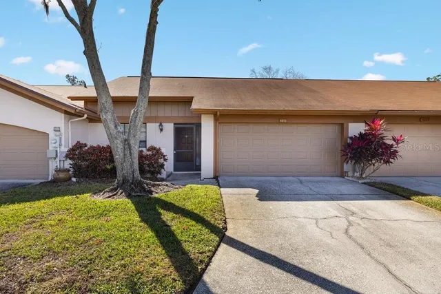 $2,100 | 4071 Shoreside Circle, Tampa, FL 33624