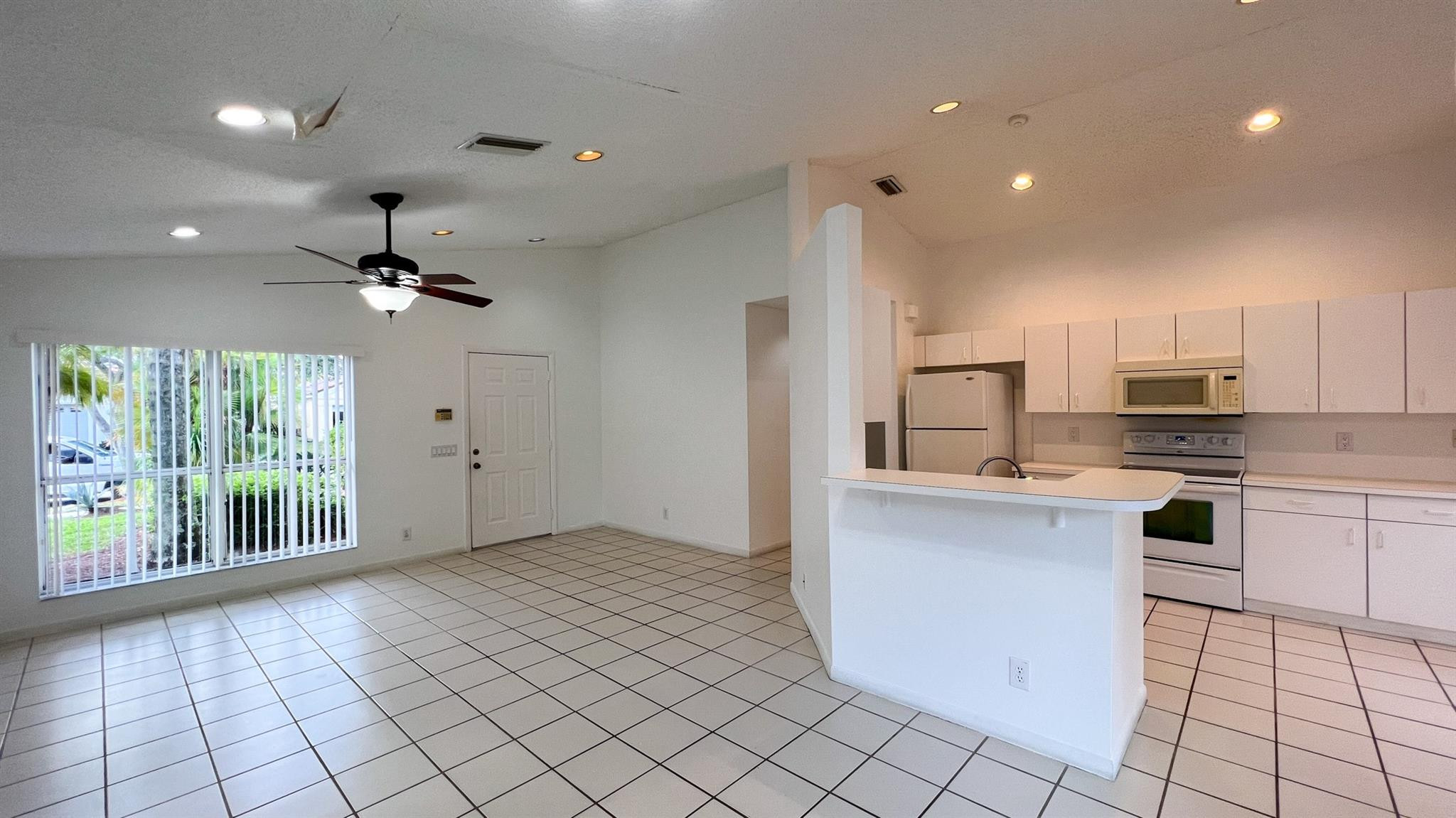 670 Falling Water Road Weston, FL 33326 - Photo 10 of 17 Photo 10