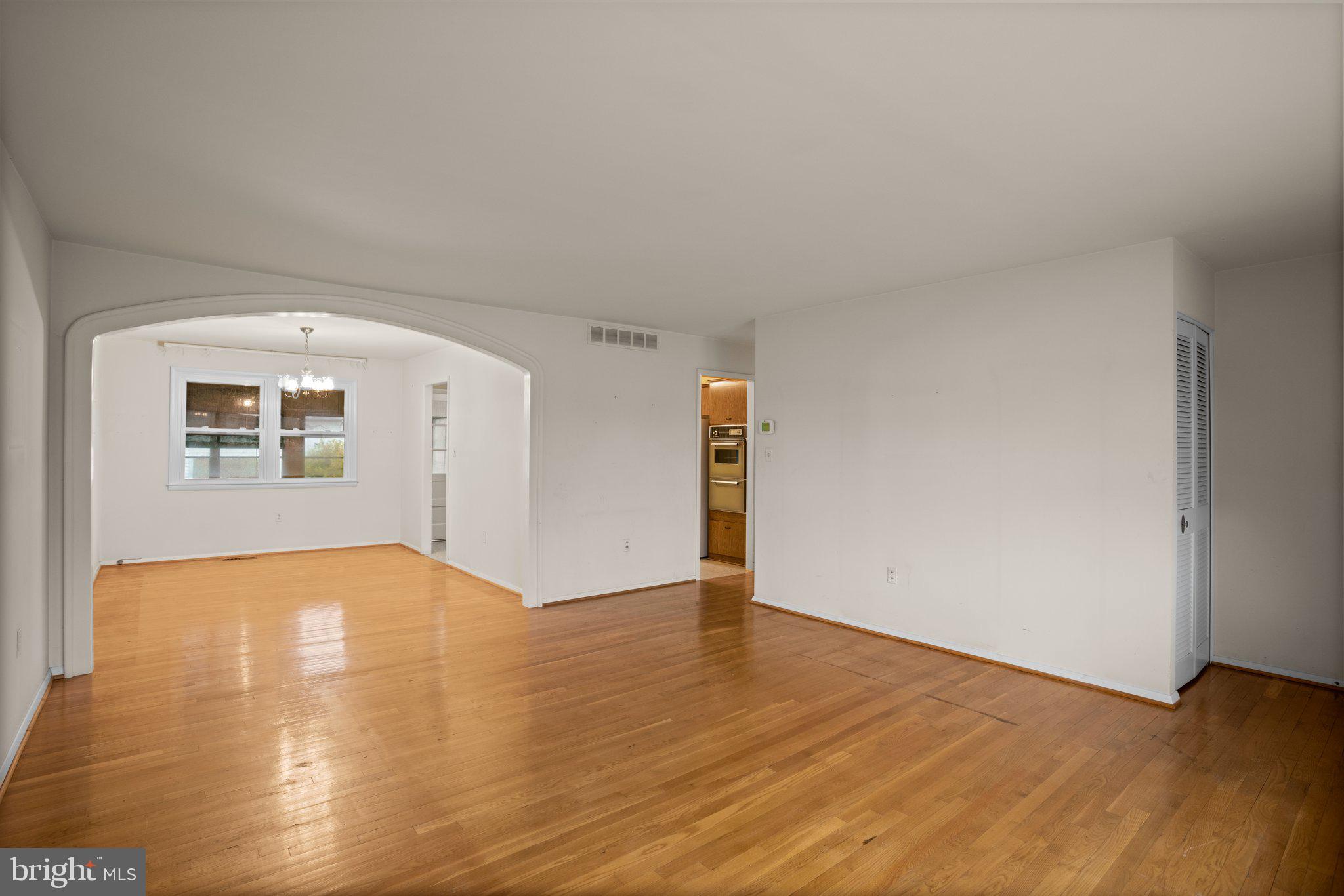 3923 Zurich Road Randallstown, MD 21133 - Photo 4 of 30 Arch Detail between Living Room/Dining Room Combo