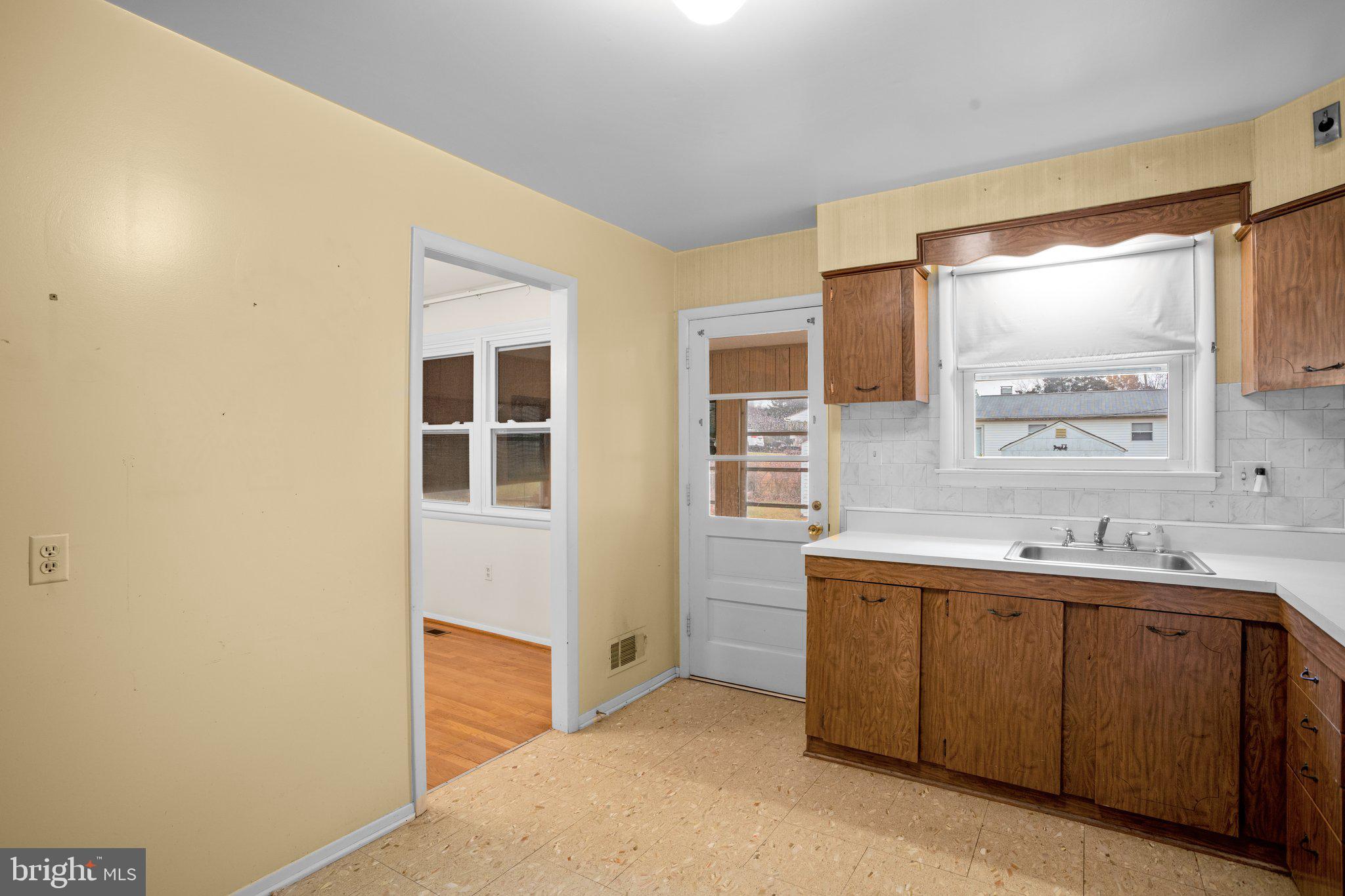 3923 Zurich Road Randallstown, MD 21133 - Photo 9 of 30 Adjancent to Dining Room