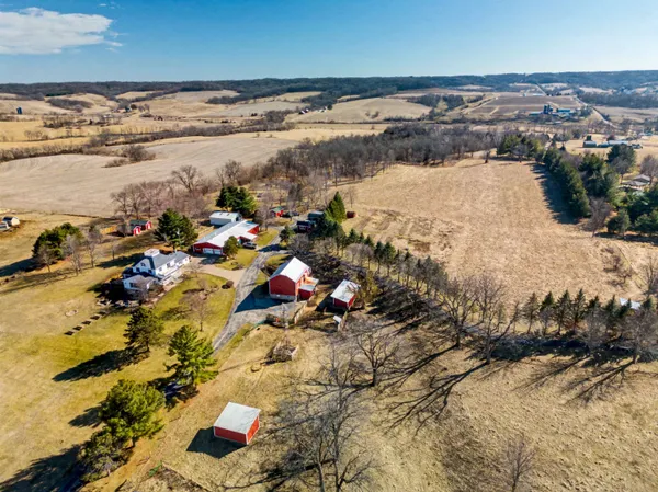 $1,199,000 | 115 Windmill Road, Elizabeth, IL 61028