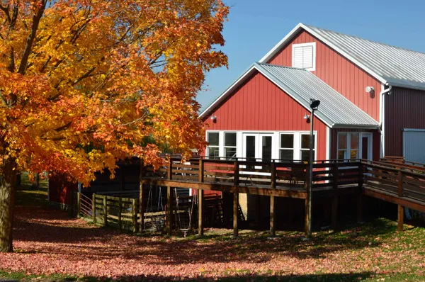 $1,290,000 | 115 Windmill Road, Elizabeth, IL 61028