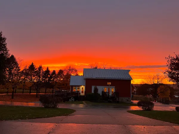 $1,290,000 | 115 Windmill Road, Elizabeth, IL 61028