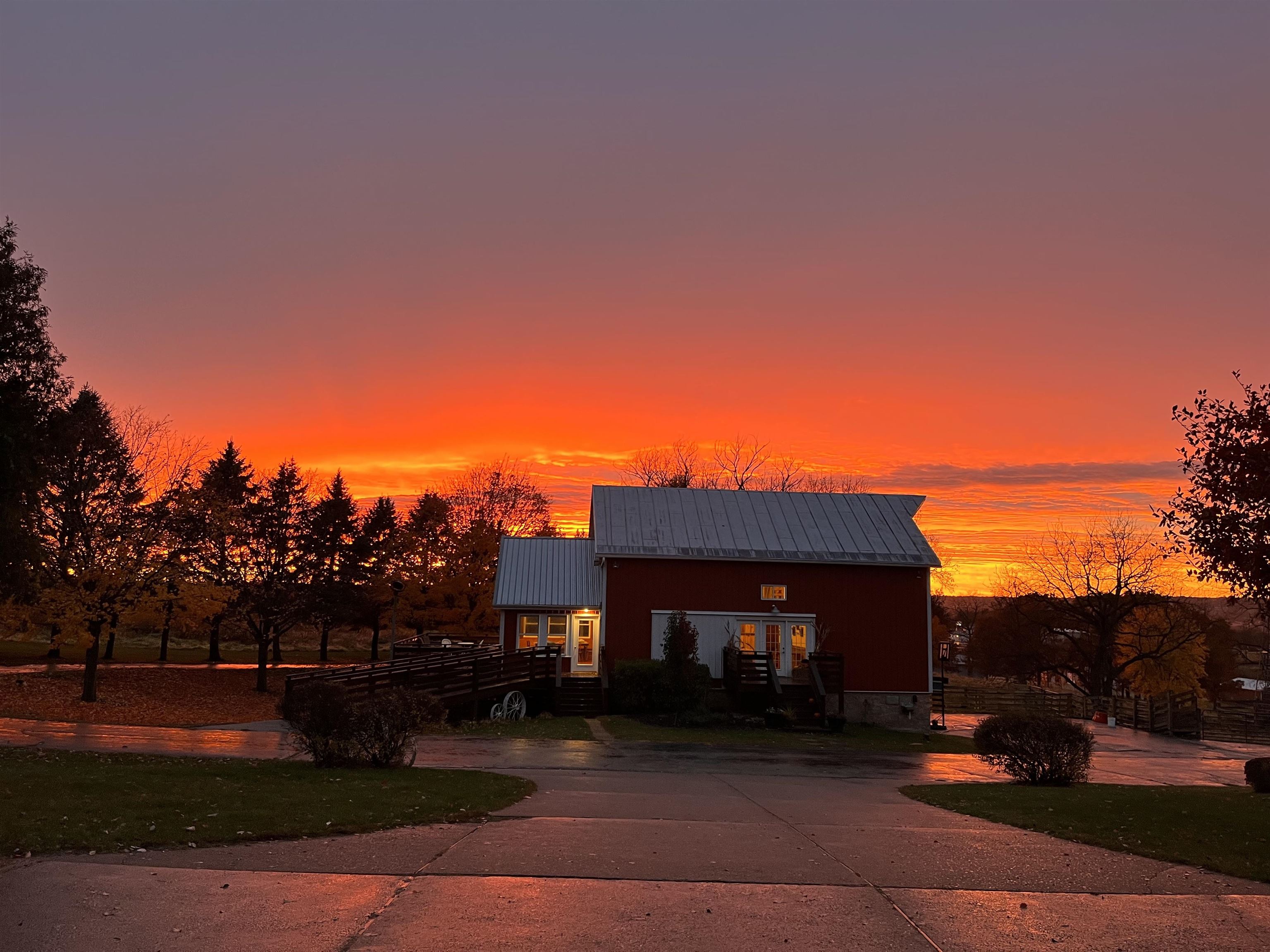 115 Windmill Road Elizabeth, IL 61028 - Photo 76 of 82 a front view of a house with garden