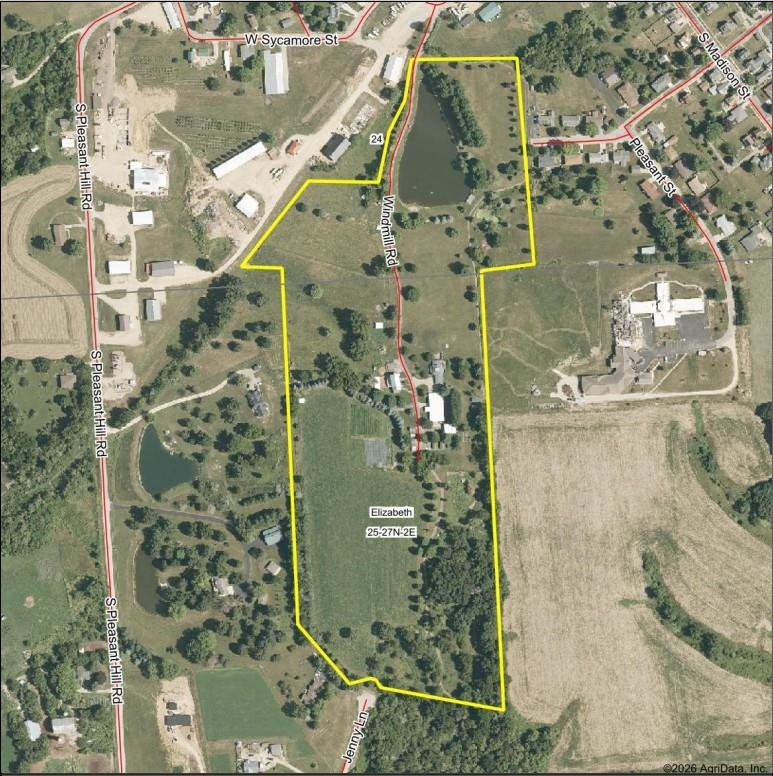 115 Windmill Road Elizabeth, IL 61028 - Photo 79 of 82 an aerial view of a residential houses with outdoor space