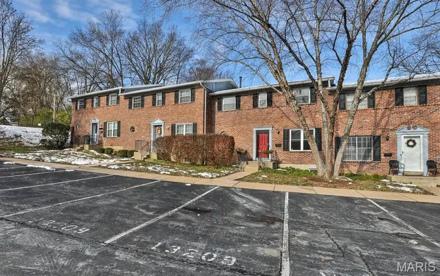 $190,000 | 13209 Matador Drive, St. Louis, MO 63141