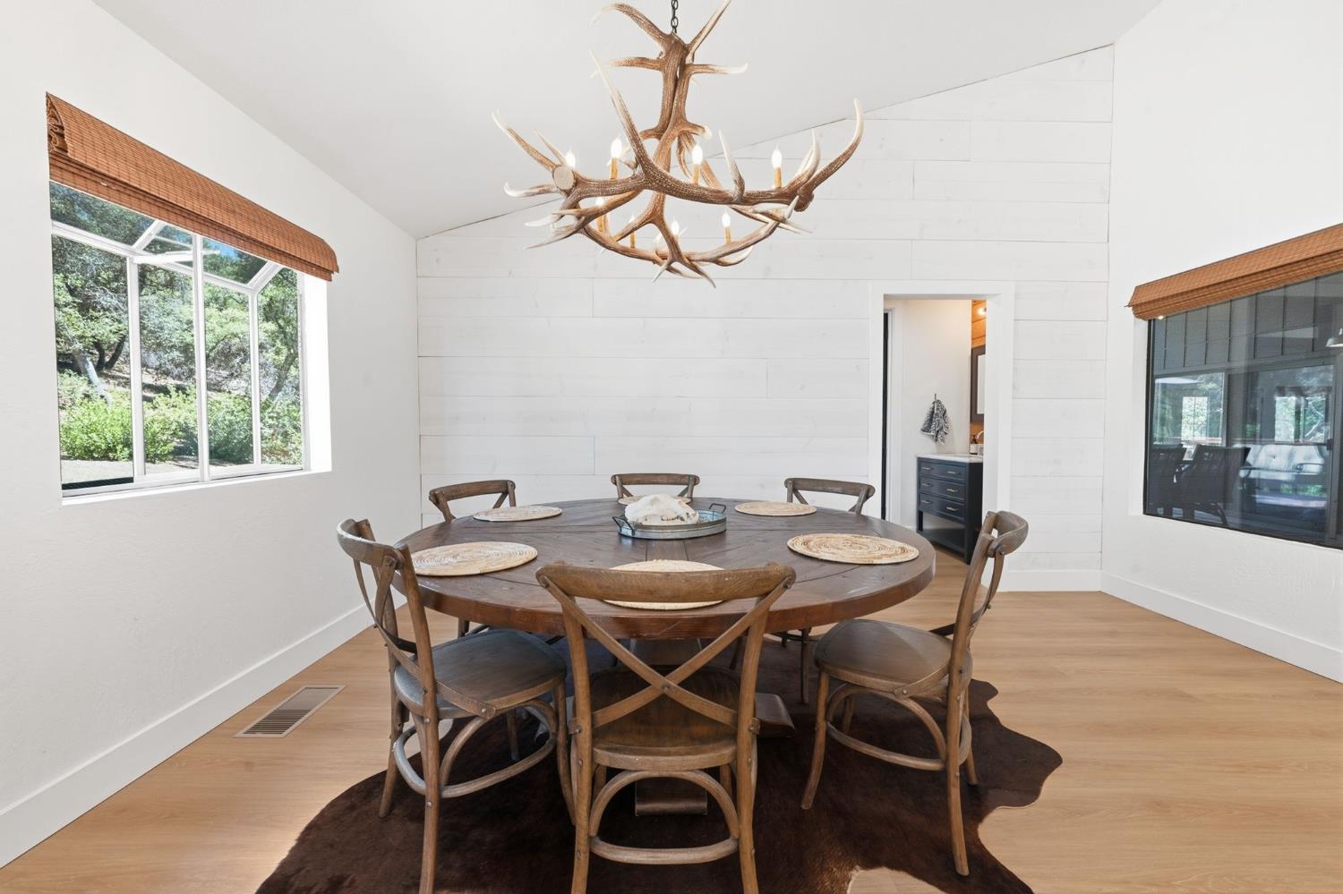 1547 Nugget Drive Murphys, CA 95247 - Photo 6 of 69 Gallery Image 6