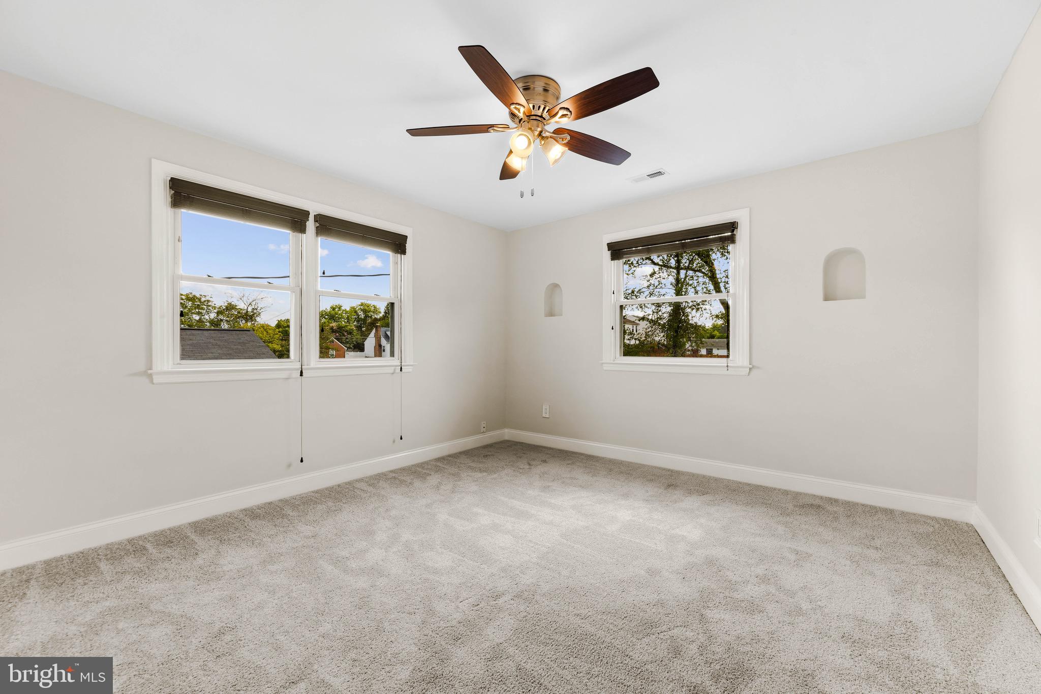 6613 Golden Ring Road Rosedale, MD 21237 - Photo 23 of 42 2nd bedroom