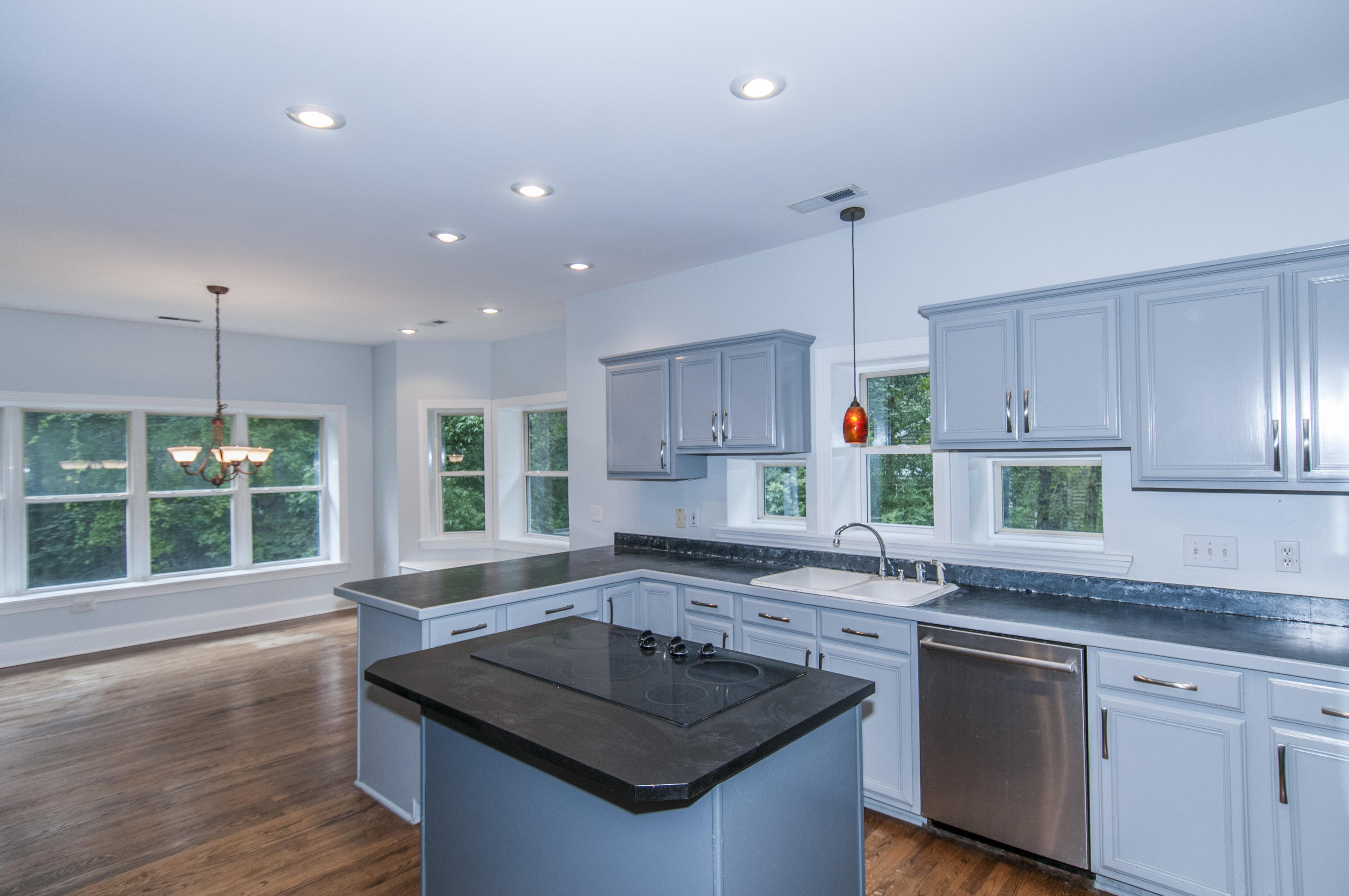 515 Commonwealth Road Mount Pleasant, SC 29466 - Photo 9 of 27 _DSC5052