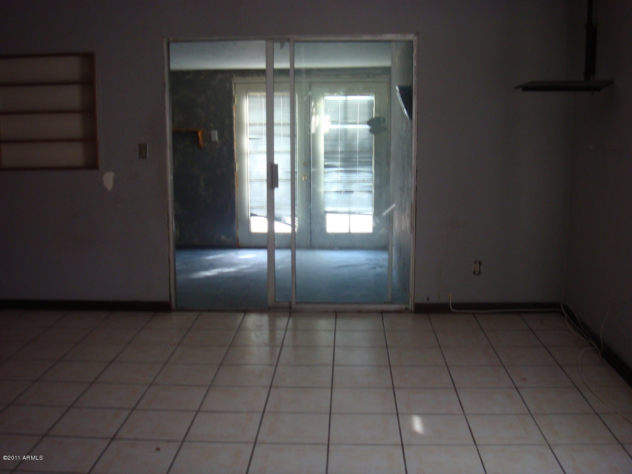 4641 East Pecan Road Phoenix, AZ 85040 - Photo 4 of 6 Living