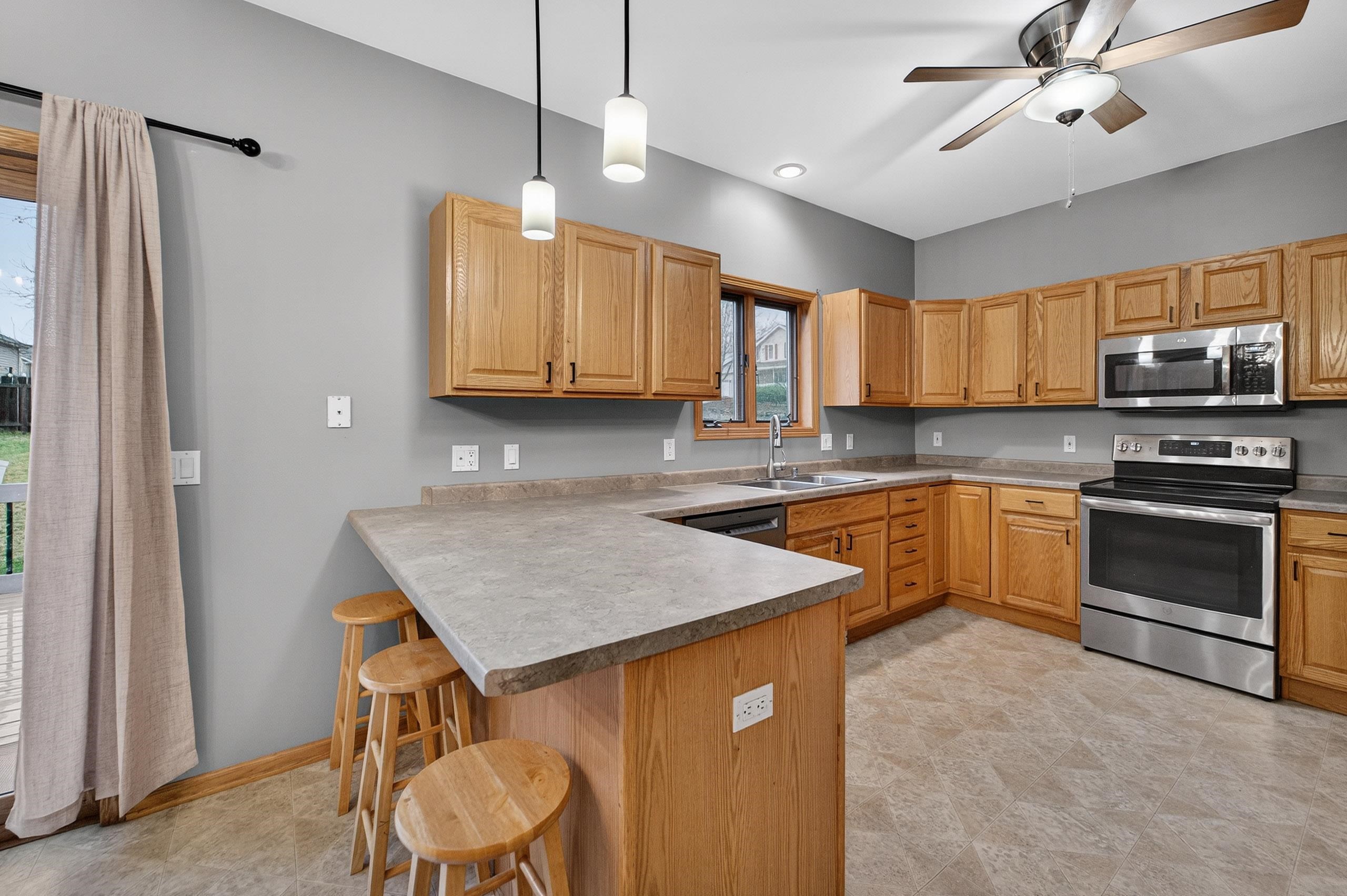 2653 Mica Road Fitchburg, WI 53711 - Photo 11 of 42