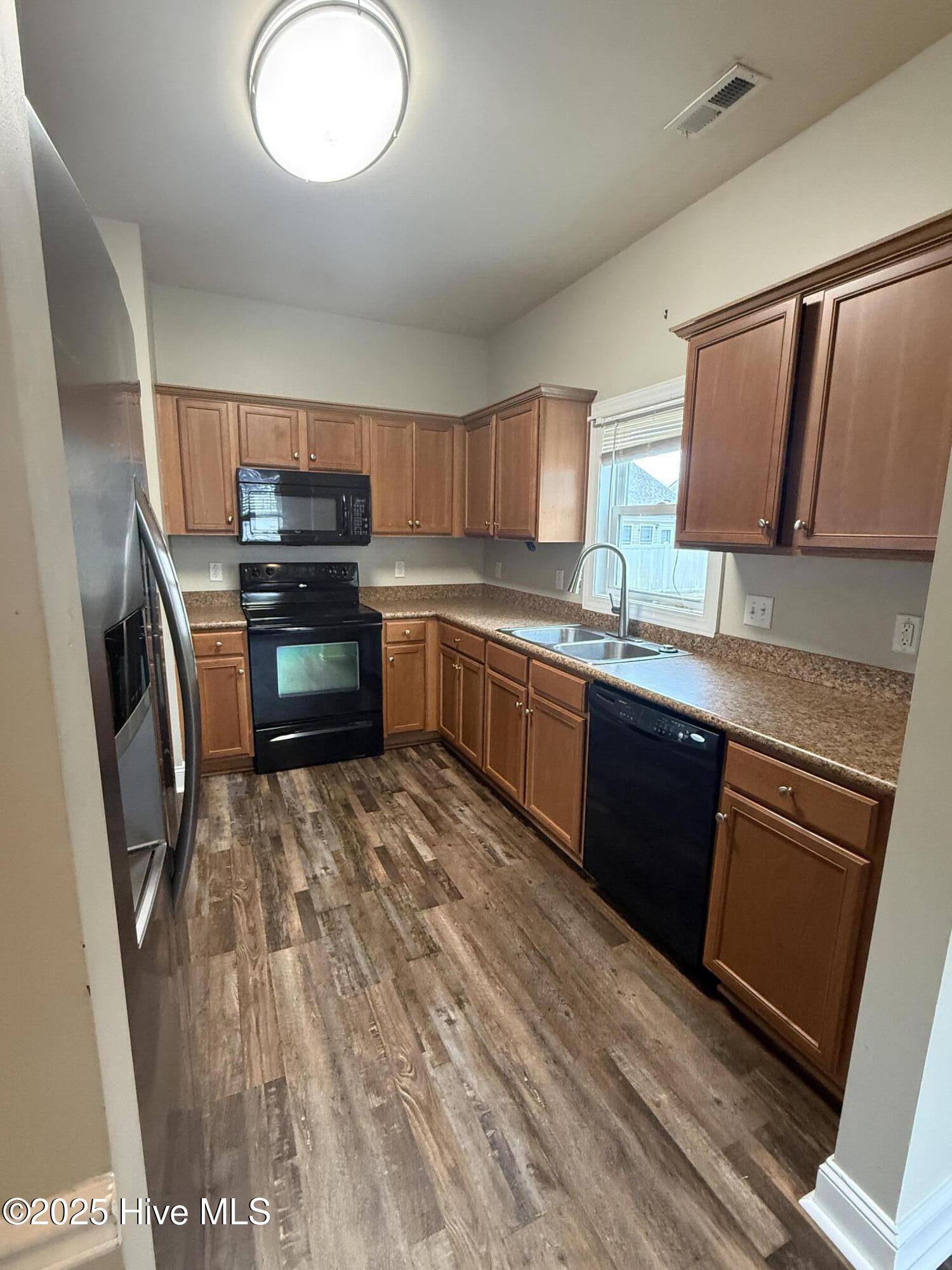 434 Peregrine Ridge Drive New Bern, NC 28560 - Photo 6 of 19 IMG_4237