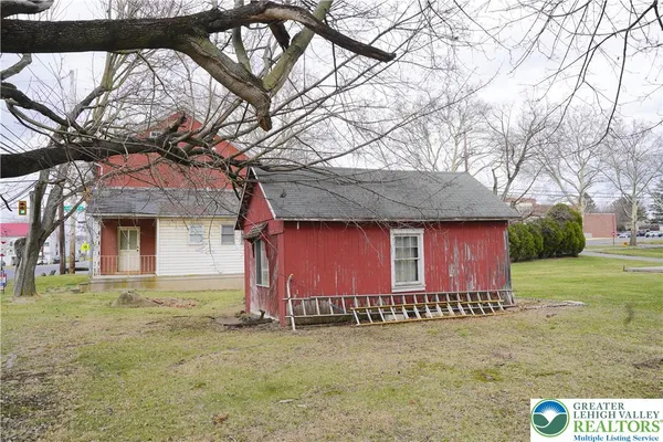 $225,000 | 3863 Mauch Chunk Road, Coplay, PA 18037