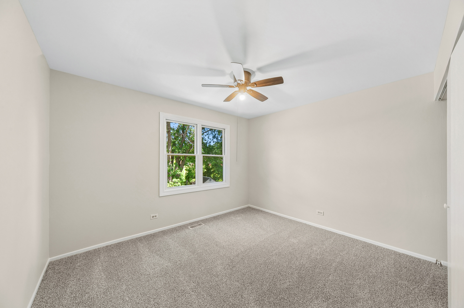 465 Ridgefield Drive Roselle, IL 60172 - Photo 25 of 32